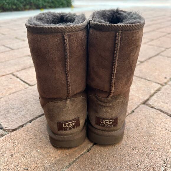 UGG Classic Short II Boots Chocolate Brown or Burnt Cedar Size US 8 - Picture 2 of 7